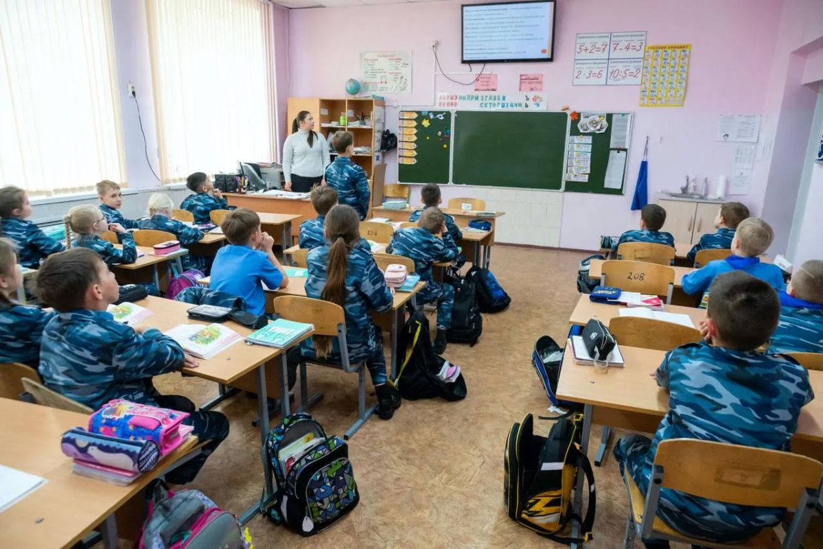Лучшие учителя Челябинской области получат премию в 200 тысяч рублей