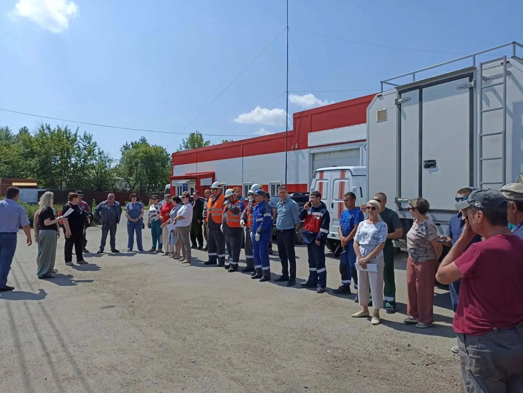 Сотрудники Госжилинспекции поучаствовали в противоаварийной тренировке на объекте теплоснабжения в рабочем поселке Красногорский Еманжелинского муниципального округа Сотрудники Госжилинспекции поучаствовали в противоаварийной тренировке на объекте теплоснабжения в рабочем поселке Красногорский Еманжелинского муниципального округа