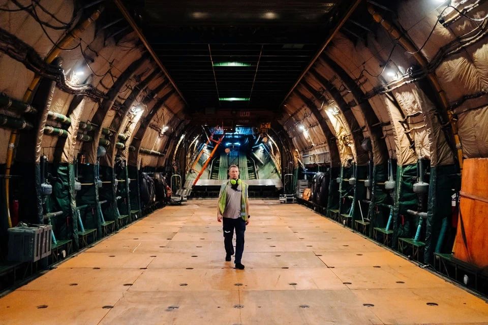 Возил космический корабль для «Звездных войн»: побывали в легендарном самолете «Руслан» и узнали, почему ему до сих пор нет равных Возил космический корабль для «Звездных войн»: побывали в легендарном самолете «Руслан» и узнали, почему ему до сих пор нет равных