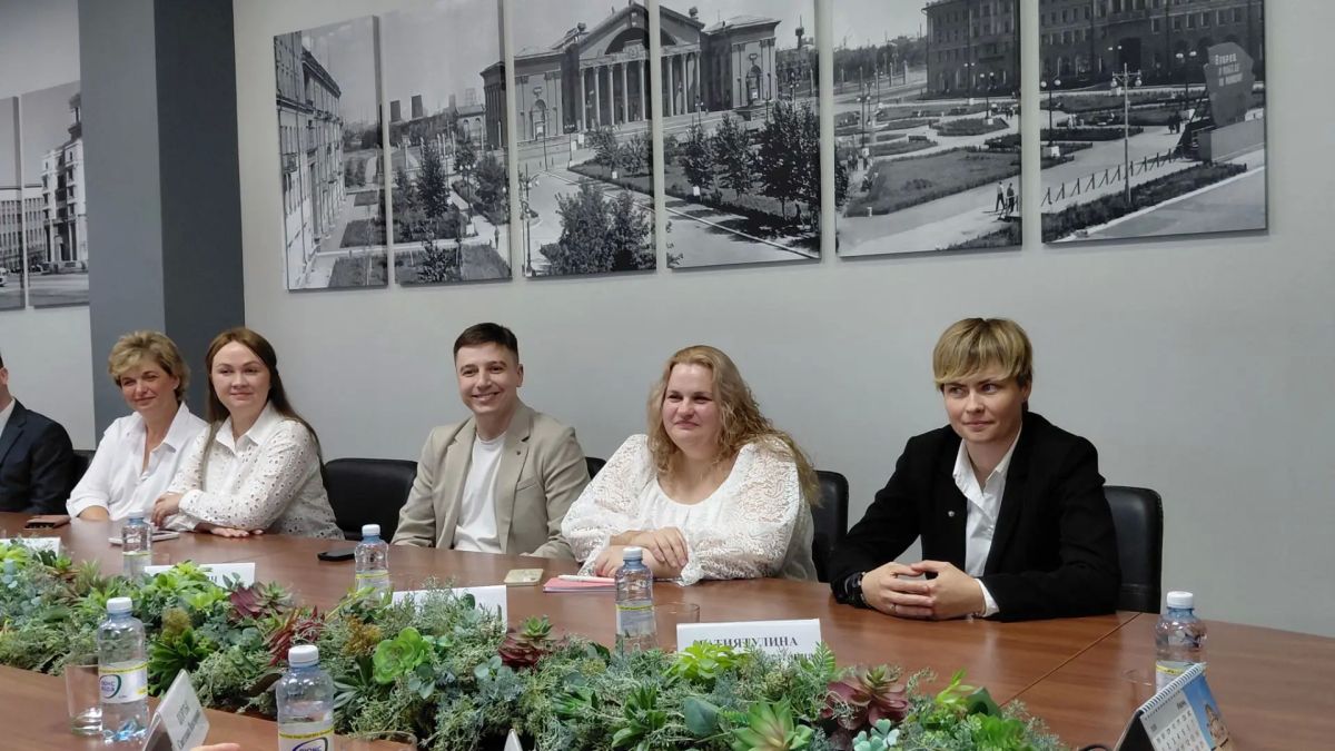 Кто возглавит школы завтра? Алексей Лошкин пообщался с перспективными педагогами Кто возглавит школы завтра? Алексей Лошкин пообщался с перспективными педагогами