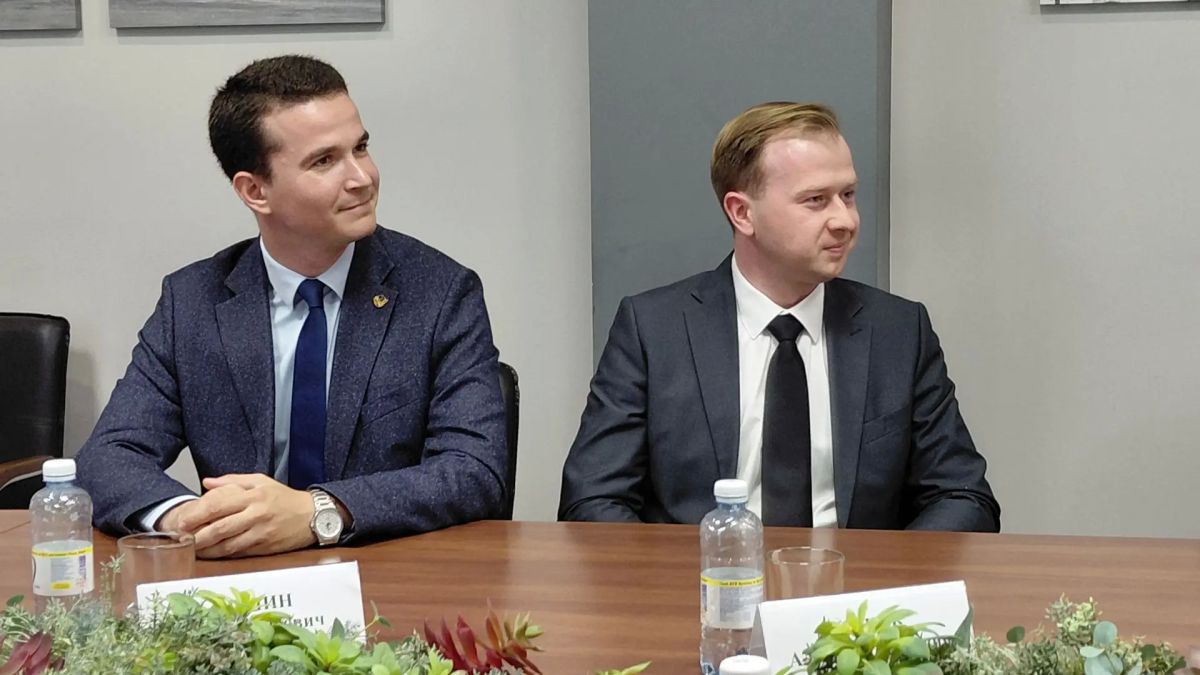 Кто возглавит школы завтра? Алексей Лошкин пообщался с перспективными педагогами Кто возглавит школы завтра? Алексей Лошкин пообщался с перспективными педагогами