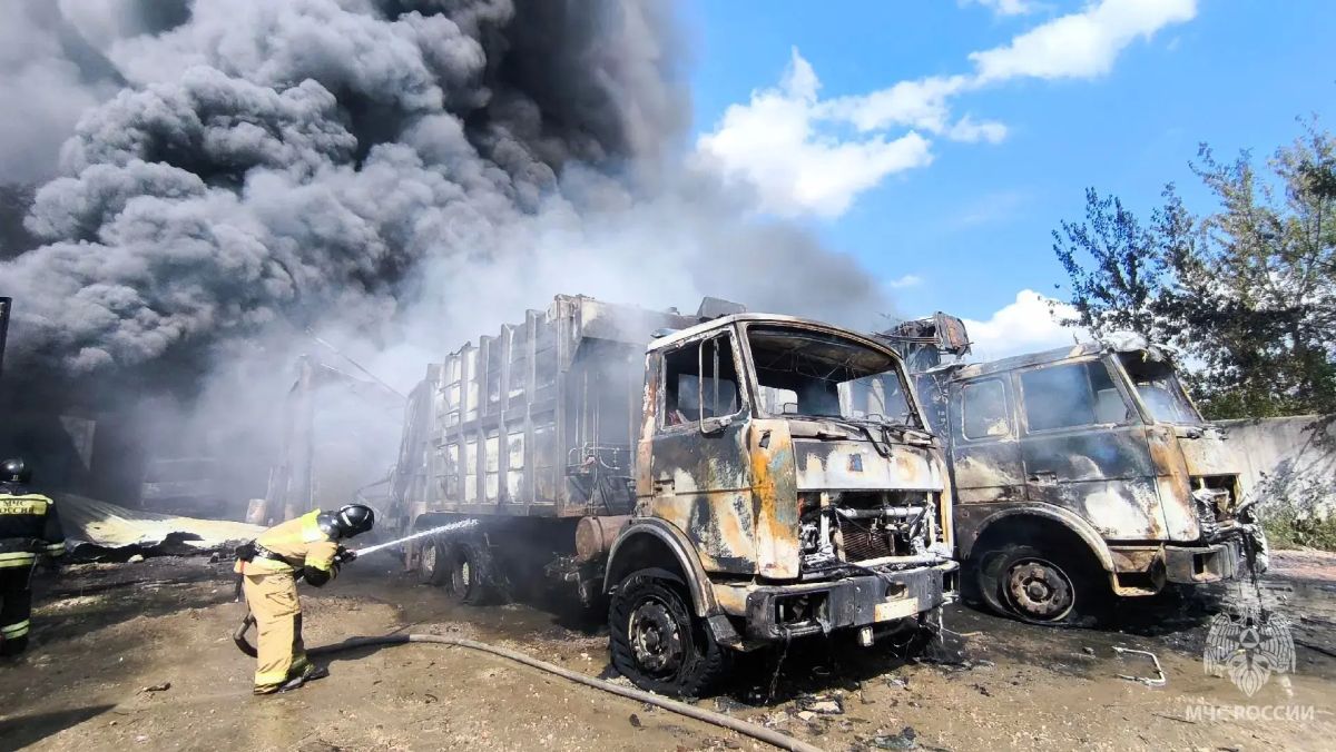 В Сосновском округе ликвидируют крупный пожар В Сосновском округе ликвидируют крупный пожар