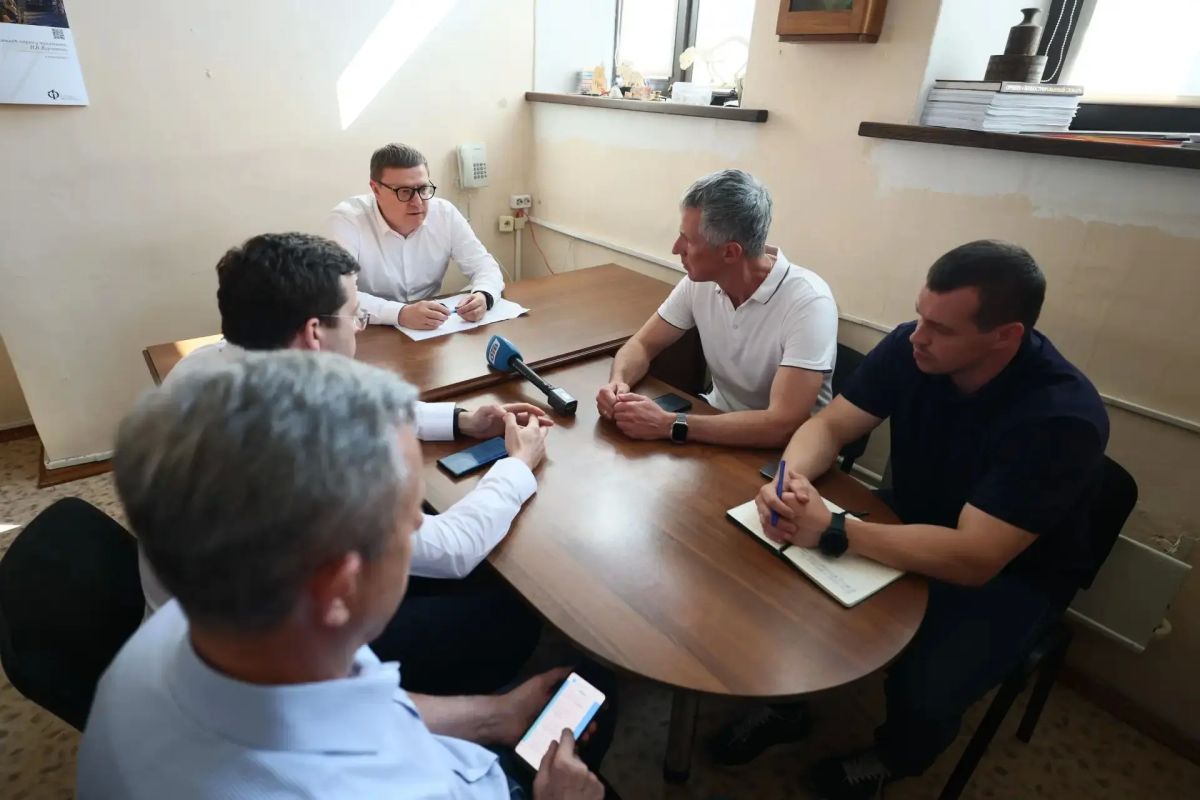 Алексей Текслер провел совещание по устранению последствий урагана в Миассе