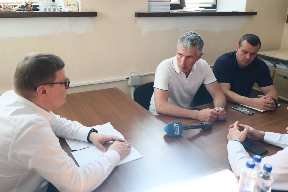 В Миассе состоялось совещание по устранению последствий урагана В Миассе состоялось совещание по устранению последствий урагана