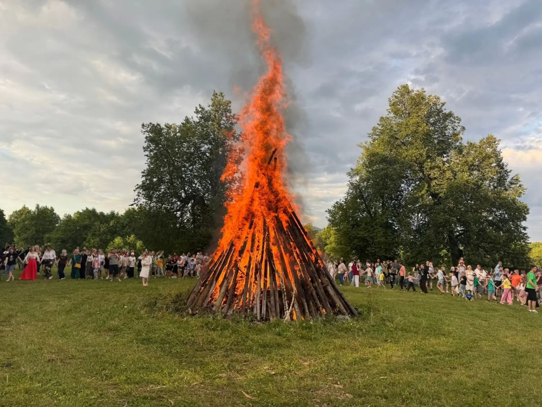 В поселке Ук Ашинского муниципального округа прошел праздник «Ивана Купалы» В поселке Ук Ашинского муниципального округа прошел праздник «Ивана Купалы»