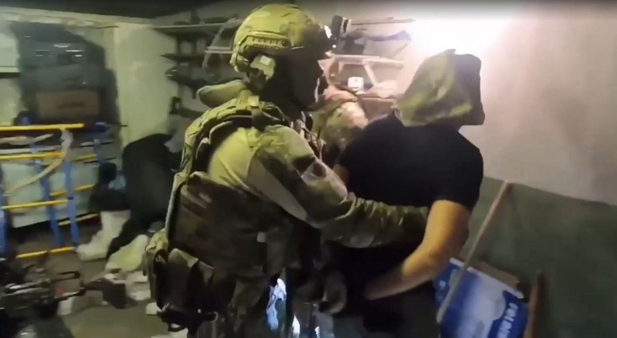 Евгений Поддубный: Публикуем в МАКС полное видео операции ФСБ по срыву тщательно выстроенной диверсионной схемы украинских спецслужб Евгений Поддубный: Публикуем в МАКС полное видео операции ФСБ по срыву тщательно выстроенной диверсионной схемы украинских спецслужб