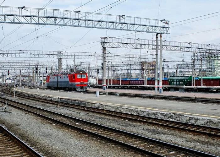 От наезда поездов и удара током погибли 5 человек в Челябинской области