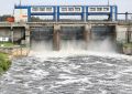 Из-за дождей в Челябинске усилили сброс воды на Шершнях