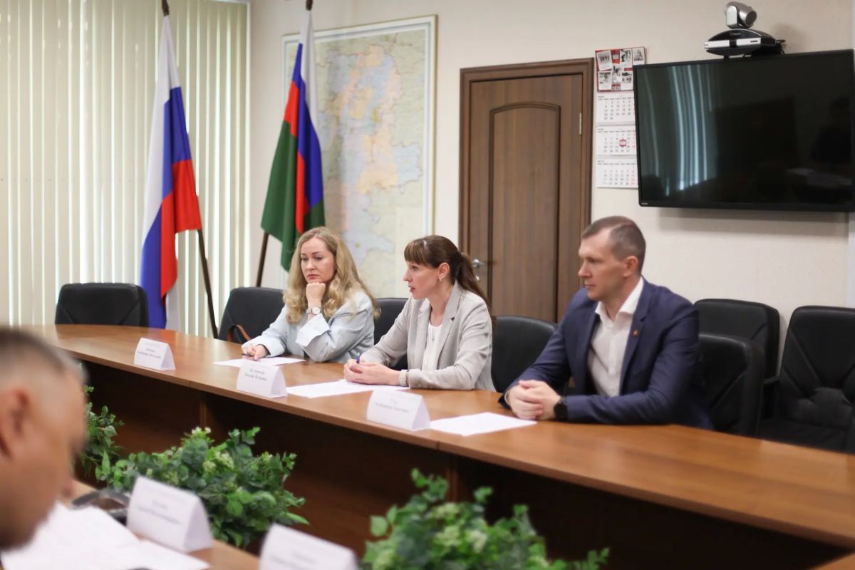 Руководитель следственного управления провел рабочую встречу с министром здравоохранения Челябинской области Руководитель следственного управления провел рабочую встречу с министром здравоохранения Челябинской области