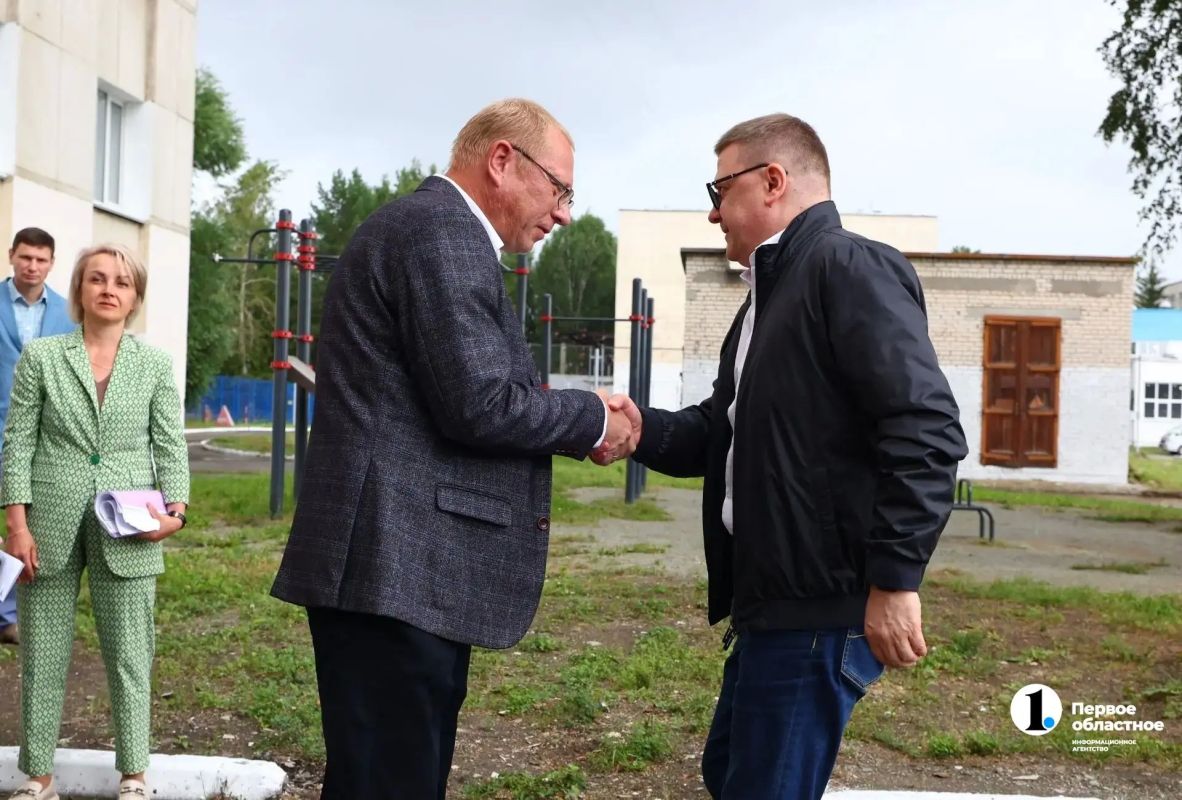 Алексей Текслер проверил ход капремонта общежития технического колледжа в Озерске Алексей Текслер проверил ход капремонта общежития технического колледжа в Озерске