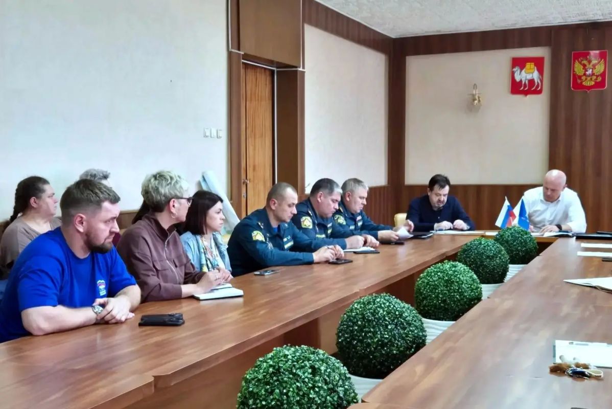 В Верхнем Уфалее продолжаются подворовые обходы В Верхнем Уфалее продолжаются подворовые обходы