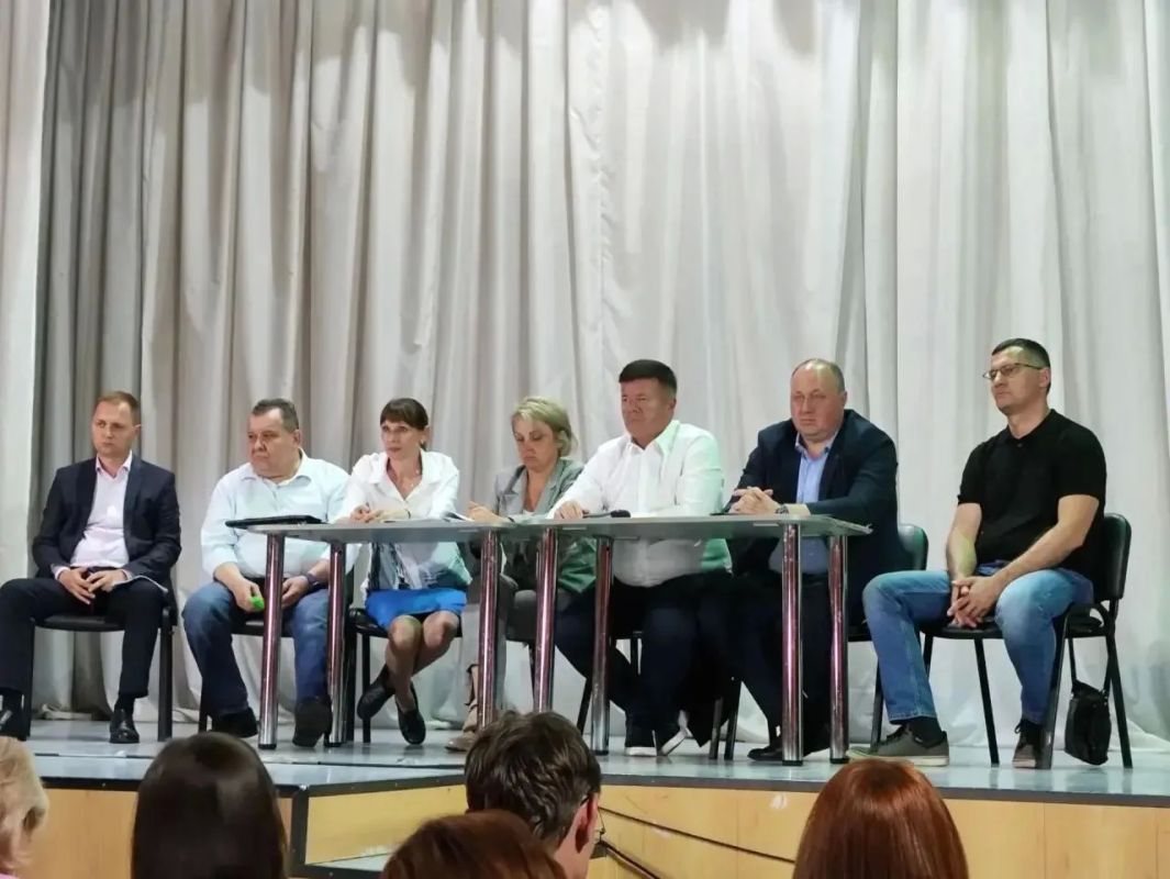 Комиссия чиновников выехала в пос Комиссия чиновников выехала в пос