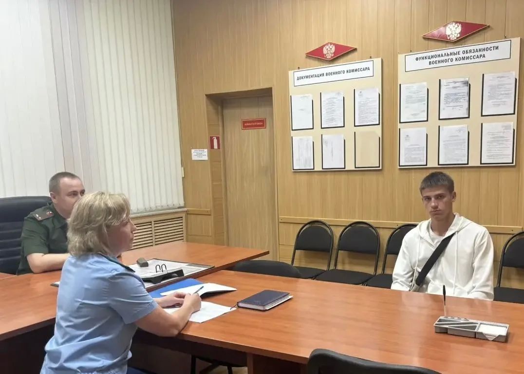 В Сатке проведен личный прием будущих призывников В Сатке проведен личный прием будущих призывников