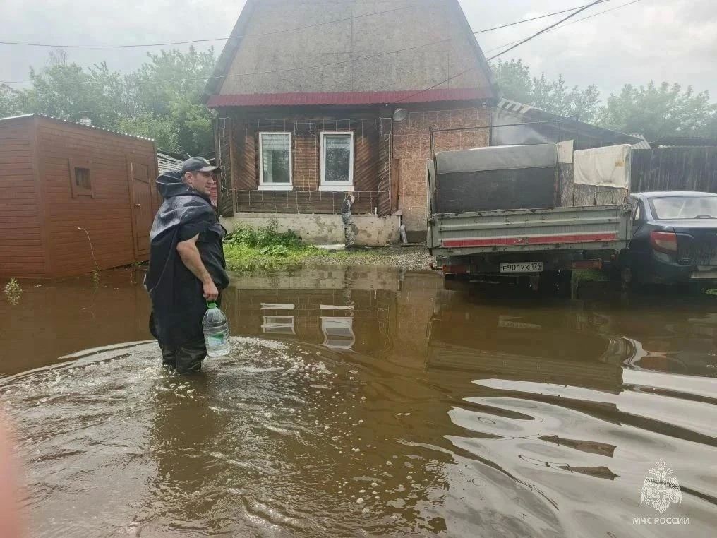 Вода уходит, но есть проблемные территории