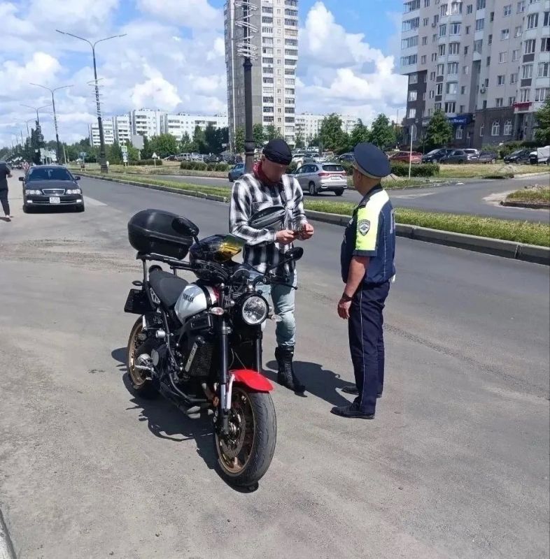 Свыше 30 нарушений ПДД, совершенных водителями мототранспорта, пресекли полицейские в первый день акции «Мотоциклист» Свыше 30 нарушений ПДД, совершенных водителями мототранспорта, пресекли полицейские в первый день акции «Мотоциклист»