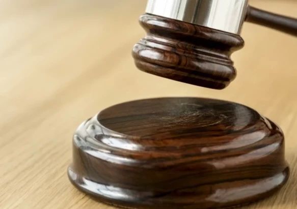 В Челябинской области автослесарь заплатил почти миллион рублей за плохой ремонт машины