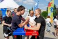 Жители Пласта устроили битву на руках на фестивале «Большая семья»