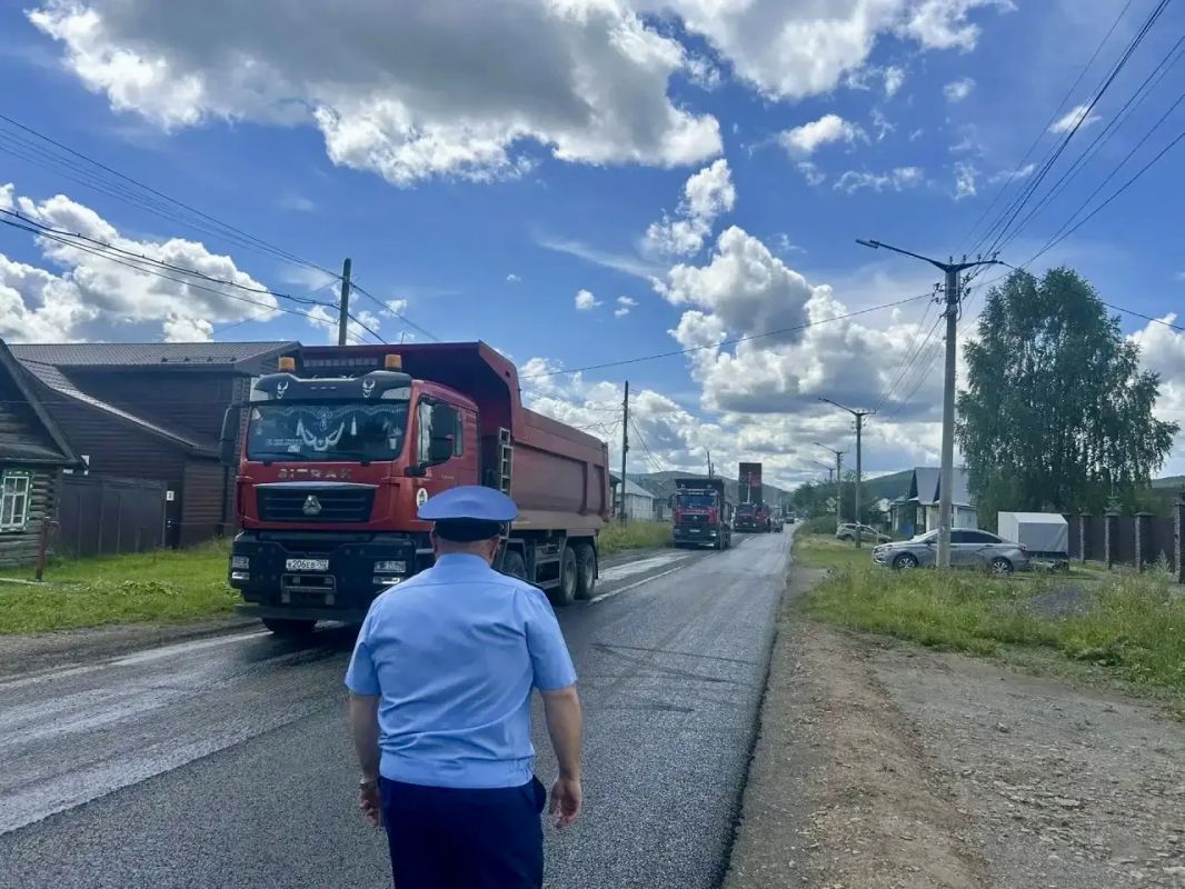 В Катав-Ивановске прокурор проверил ход работ по обновлению дорожной сети В Катав-Ивановске прокурор проверил ход работ по обновлению дорожной сети