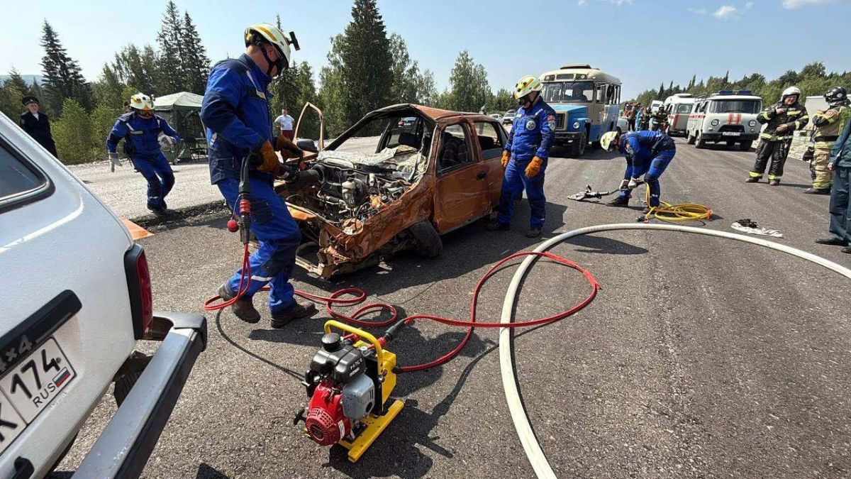 Экстренные службы отработали по реальному сценарию: массовое ДТП на М5 под Симом Экстренные службы отработали по реальному сценарию: массовое ДТП на М5 под Симом