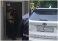 Ездил на «блатных» номерах и подделывал документы: задержание экс-полицейского в Челябинске попало на видео