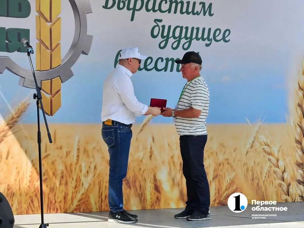Губернатор Алексей Текслер присвоил звание «Заслуженный работник сельского хозяйства Челябинской области» главе КФХ Николаю Шаманину