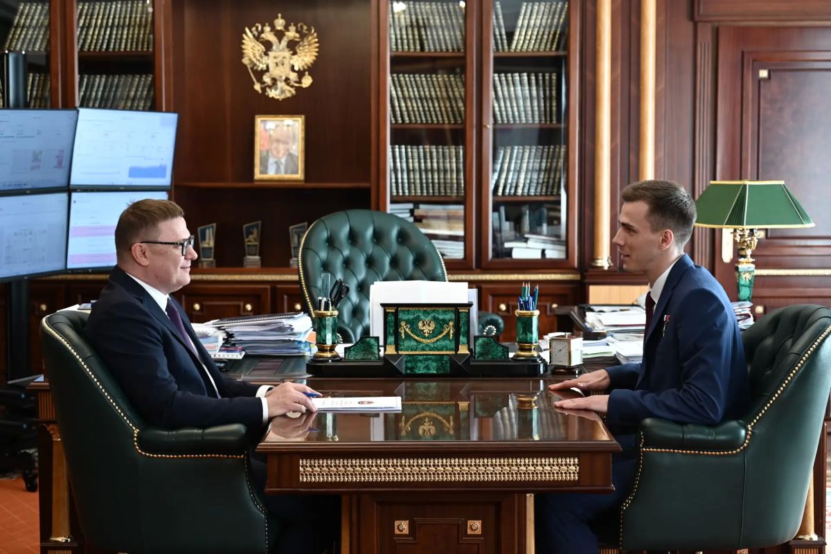 Алексей Текслер встретился с Героем России Владиславом Головиным
