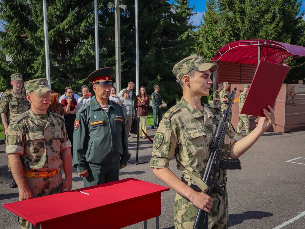 Поздравляем с принятием Военной присяги военнослужащих 33-й бригады оперативного назначения Северо-Западного округа Росгвардии! Поздравляем с принятием Военной присяги военнослужащих 33-й бригады оперативного назначения Северо-Западного округа Росгвардии!