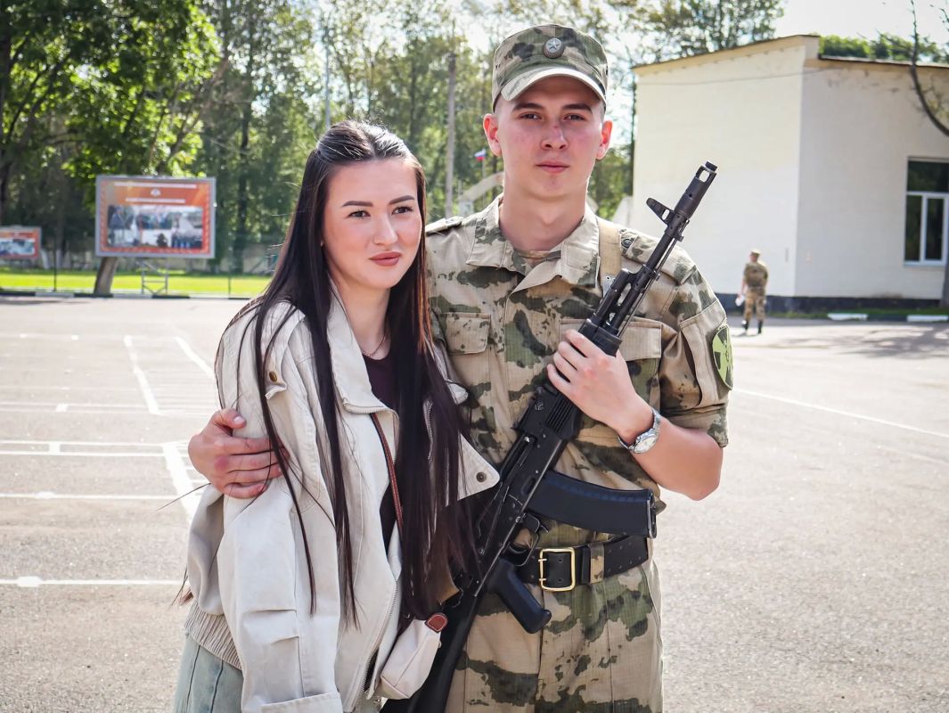 Поздравляем с принятием Военной присяги военнослужащих 33-й бригады оперативного назначения Северо-Западного округа Росгвардии! Поздравляем с принятием Военной присяги военнослужащих 33-й бригады оперативного назначения Северо-Западного округа Росгвардии!