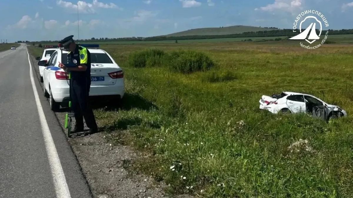 В Верхнеуральском районе водитель погиб после опрокидывания в кювет