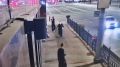 Полиция нашла мамкиного идиота юношу, который вступил в бой с цветочной клумбой