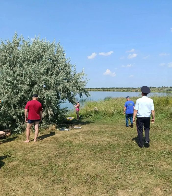 Сотрудники полиции продолжают информировать южноуральцев о правилах поведения на водных объектах и пресекать правонарушения отдыхающих Сотрудники полиции продолжают информировать южноуральцев о правилах поведения на водных объектах и пресекать правонарушения отдыхающих
