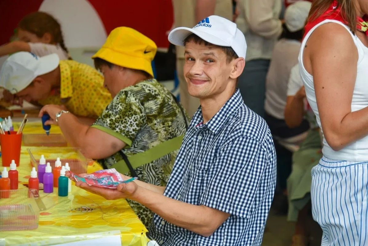 Южноуральск встретил яркий фестиваль «Челябинская область – большая семья» Южноуральск встретил яркий фестиваль «Челябинская область – большая семья»