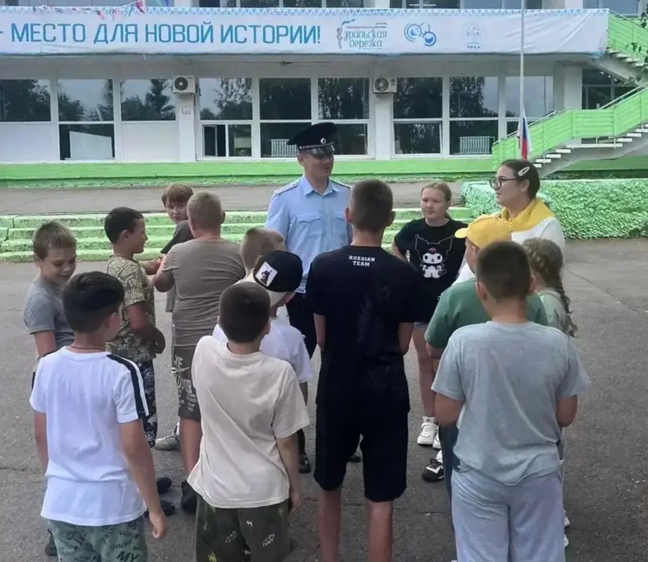 Начальник челябинской полиции проверил организацию мер безопасности в детских оздоровительных лагерях Начальник челябинской полиции проверил организацию мер безопасности в детских оздоровительных лагерях