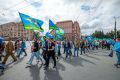 Алексей Текслер поздравил военнослужащих и ветеранов ВДВ