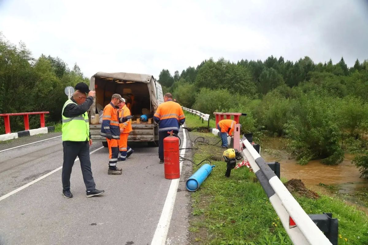 Вода уходит – мосты восстанавливают! Вода уходит – мосты восстанавливают!