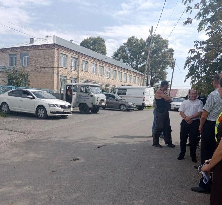 Начальник Златоустовского территориального отдела Госжилинспекции Наталья Тарасова приняла участие в противоаварийной тренировке на теплотрассе в г.Кусе Челябинской области Начальник Златоустовского территориального отдела Госжилинспекции Наталья Тарасова приняла участие в противоаварийной тренировке на теплотрассе в г.Кусе Челябинской области