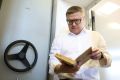 Алексей Текслер оценил результаты реконструкции библиотеки в Коркино