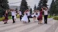 Танцуют все: в Челябинской области любители сальсы вышли на улицы
