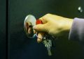 Врач из Челябинска получила квартиру за переезд в поселок
