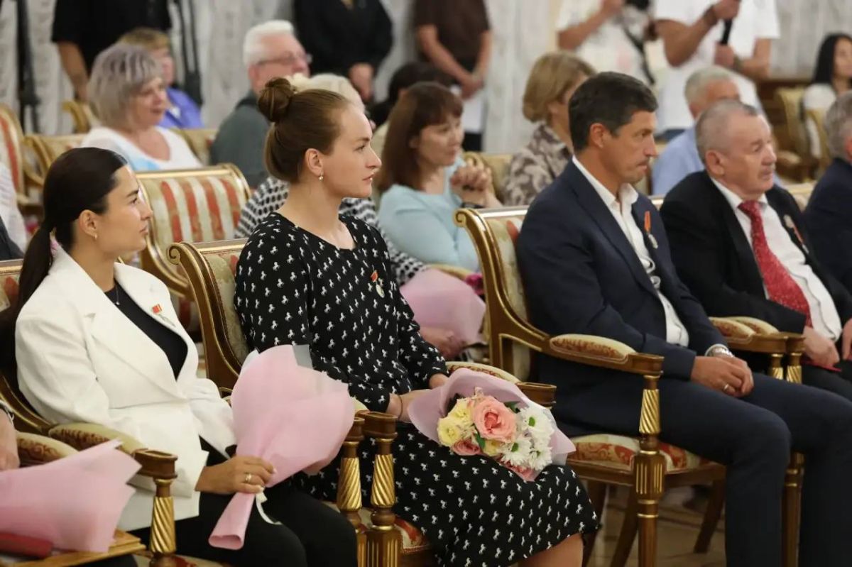 Алексей Текслер отметил вклад южноуральцев в развитие спорта Алексей Текслер отметил вклад южноуральцев в развитие спорта