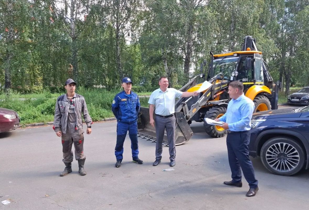 Начальник Кыштымского территориального отдела Главного управления ГЖИ Альберт Мирасов поучаствовал в противоаварийной тренировке, которая прошла 5 августа на объектах теплоснабжения Озерского городского округа Начальник Кыштымского территориального отдела Главного управления ГЖИ Альберт Мирасов поучаствовал в противоаварийной тренировке, которая прошла 5 августа на объектах теплоснабжения Озерского городского округа