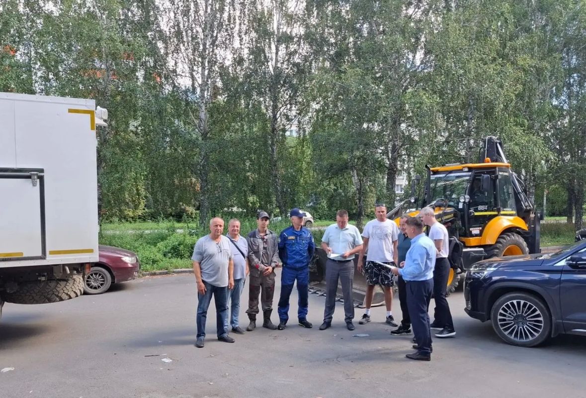 Начальник Кыштымского территориального отдела Главного управления ГЖИ Альберт Мирасов поучаствовал в противоаварийной тренировке, которая прошла 5 августа на объектах теплоснабжения Озерского городского округа Начальник Кыштымского территориального отдела Главного управления ГЖИ Альберт Мирасов поучаствовал в противоаварийной тренировке, которая прошла 5 августа на объектах теплоснабжения Озерского городского округа