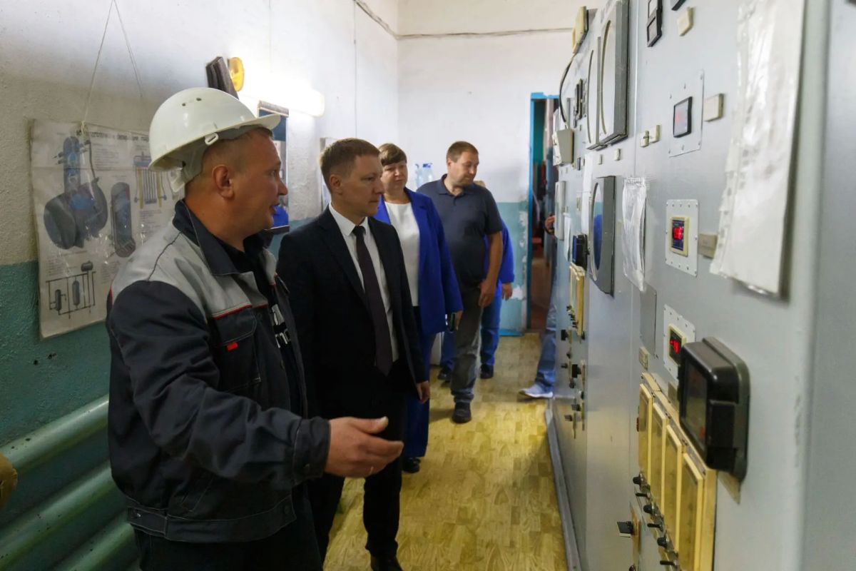 На днях проверил ход подготовки к предстоящему отопительному сезону на котельной № 3, которая находится в ведении МУП «Коммунальные сети» На днях проверил ход подготовки к предстоящему отопительному сезону на котельной № 3, которая находится в ведении МУП «Коммунальные сети»