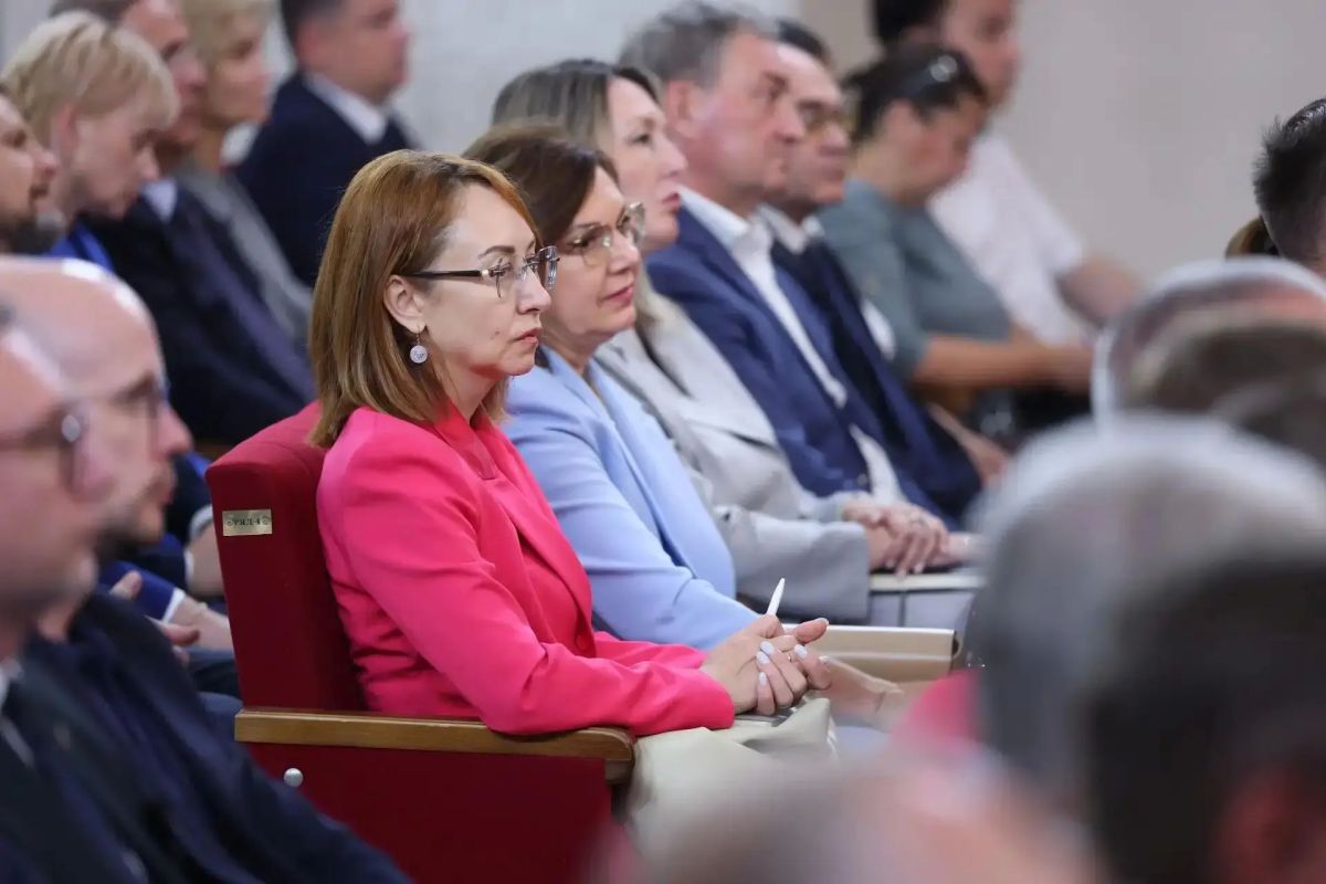 Губернатор региона Алексей Текслер провел областное совещание с главами муниципальных образований Челябинской области в Нязепетровске Губернатор региона Алексей Текслер провел областное совещание с главами муниципальных образований Челябинской области в Нязепетровске