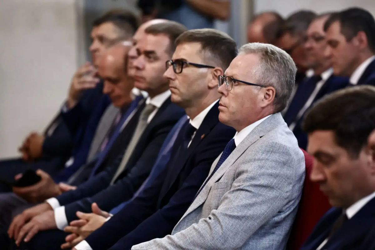 В конце рабочего визита в Нязепетровск губернатор Алексей Текслер провел областное совещание с членами правительства региона и главами муниципалитетов В конце рабочего визита в Нязепетровск губернатор Алексей Текслер провел областное совещание с членами правительства региона и главами муниципалитетов