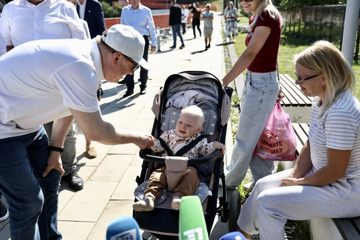 Глава региона оценил благоустройство набережной «Родной берег» в Нязепетровске Глава региона оценил благоустройство набережной «Родной берег» в Нязепетровске