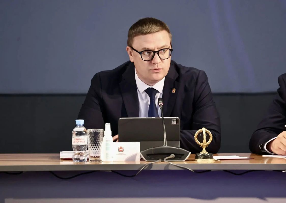 В конце рабочего визита в Нязепетровск губернатор Алексей Текслер провел областное совещание с членами правительства региона и главами муниципалитетов