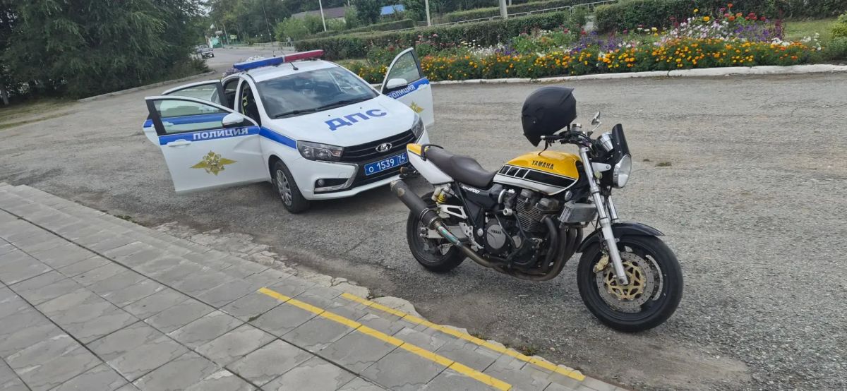 На Южном Урале автоинспекторы пресекли свыше 300 правонарушений, совершенных мотоциклистами На Южном Урале автоинспекторы пресекли свыше 300 правонарушений, совершенных мотоциклистами