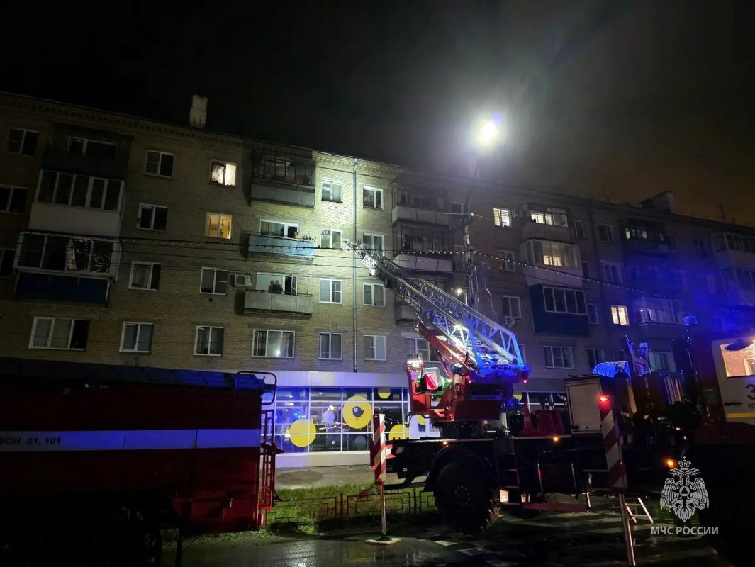 Шестерых жильцов спасли при пожаре в Копейске