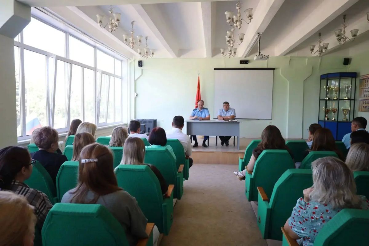 Прокуратура Ленинского района г. Челябинска провела рабочую встречу с трудовым коллективом АО «Сигнал»